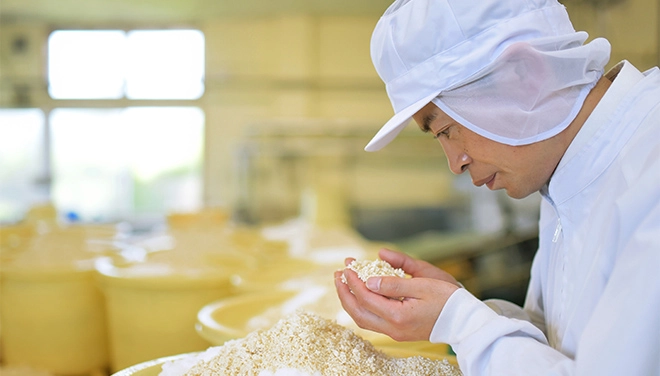 米選びをする写真