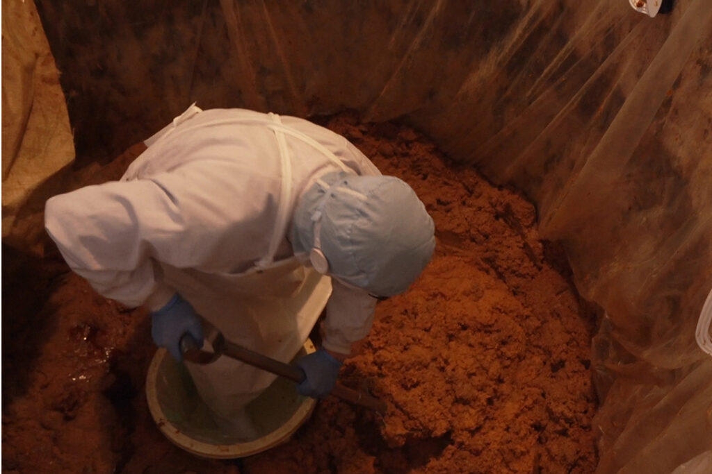 味噌の仕込みの写真